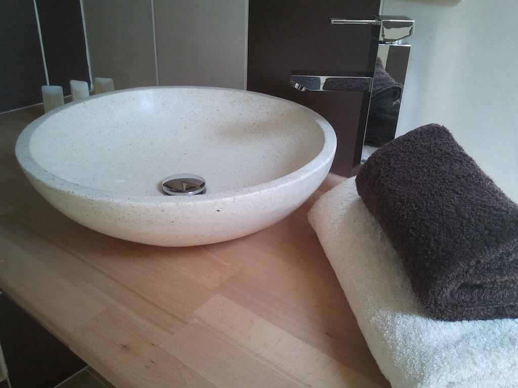 Chambres D'Hotes La Grange Au Bois Champagne-et-Fontaine Zimmer foto