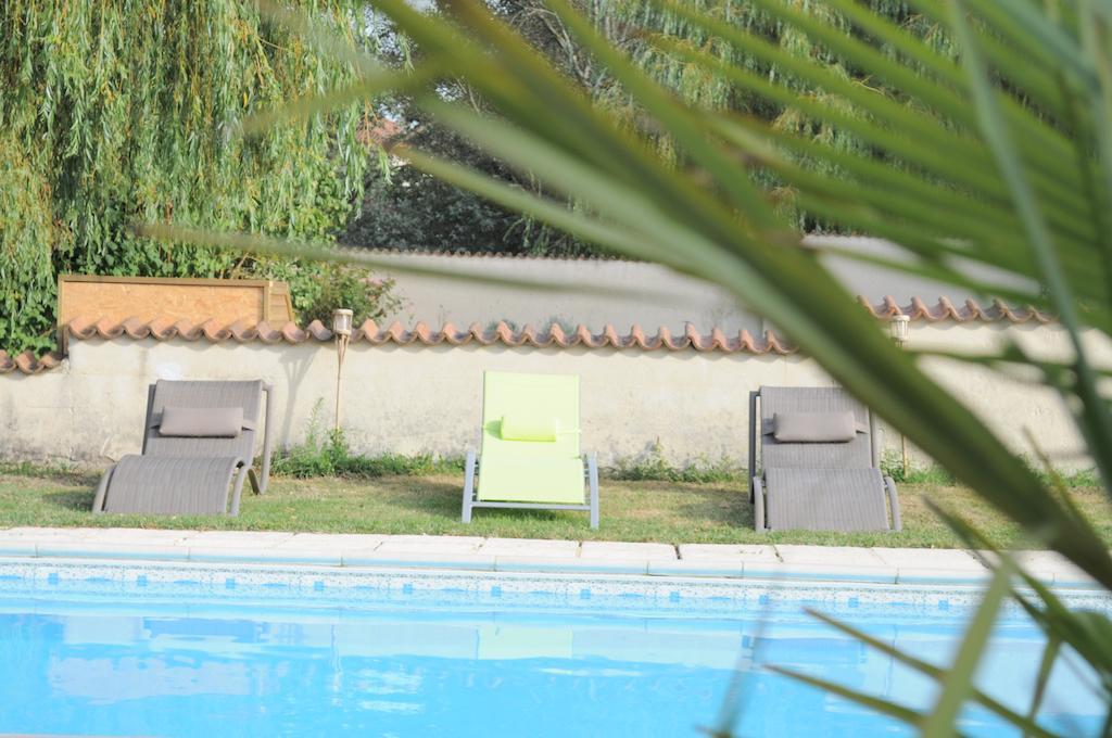 Chambres D'Hotes La Grange Au Bois Champagne-et-Fontaine Zimmer foto
