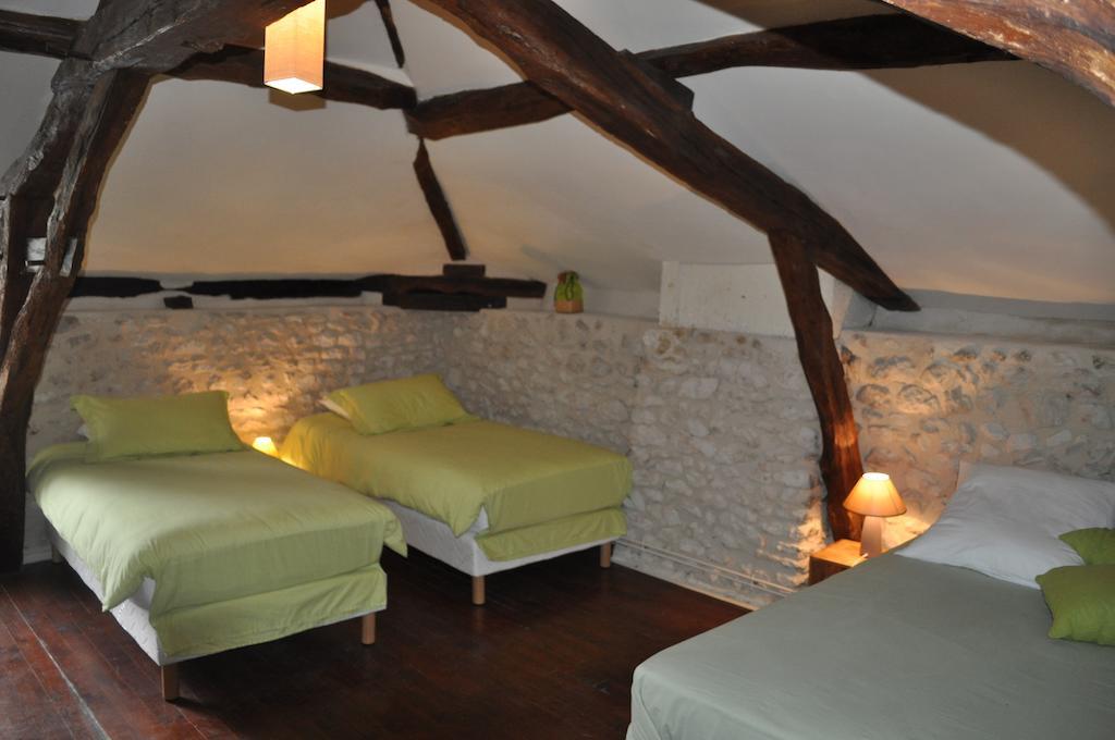 Chambres D'Hotes La Grange Au Bois Champagne-et-Fontaine Zimmer foto