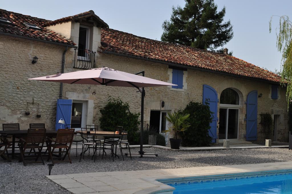 Chambres D'Hotes La Grange Au Bois Champagne-et-Fontaine Exterior foto