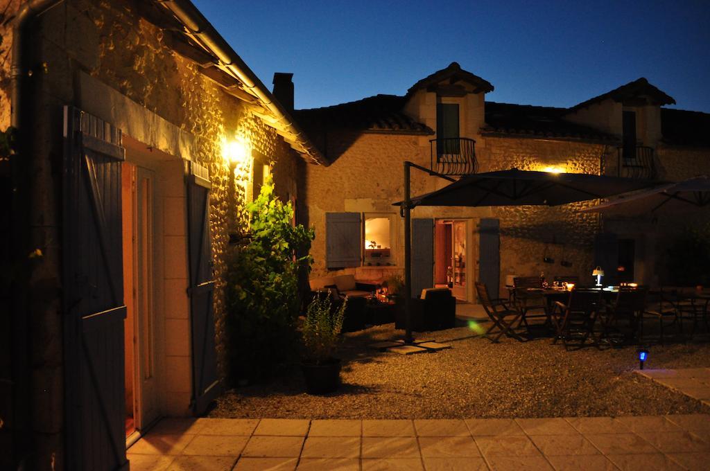 Chambres D'Hotes La Grange Au Bois Champagne-et-Fontaine Exterior foto